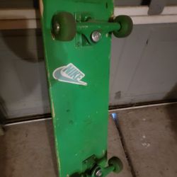 Skate board