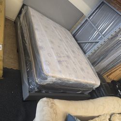 QUEEN MATTRESS AND BOX SPRING 