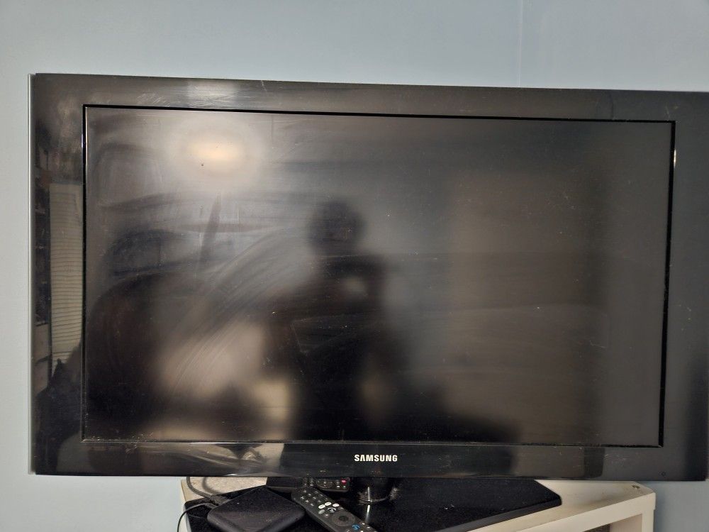 40" 1080p LCD HDTV SAMSUNG (Black)