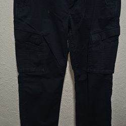 Carhartt Cargo Pants Blue W36X30
Great price 
Good condition 
Pre-owned 
Pls see all pictures for details 