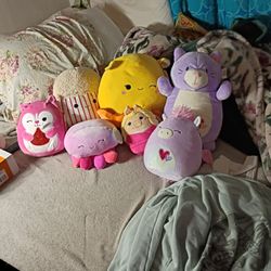 S Q U I S H M A L L O W S With Tags A Total Of 8.  $5each