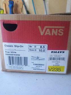 New in the box Vans classic true white slip ons - M size 8.5 or W size 10