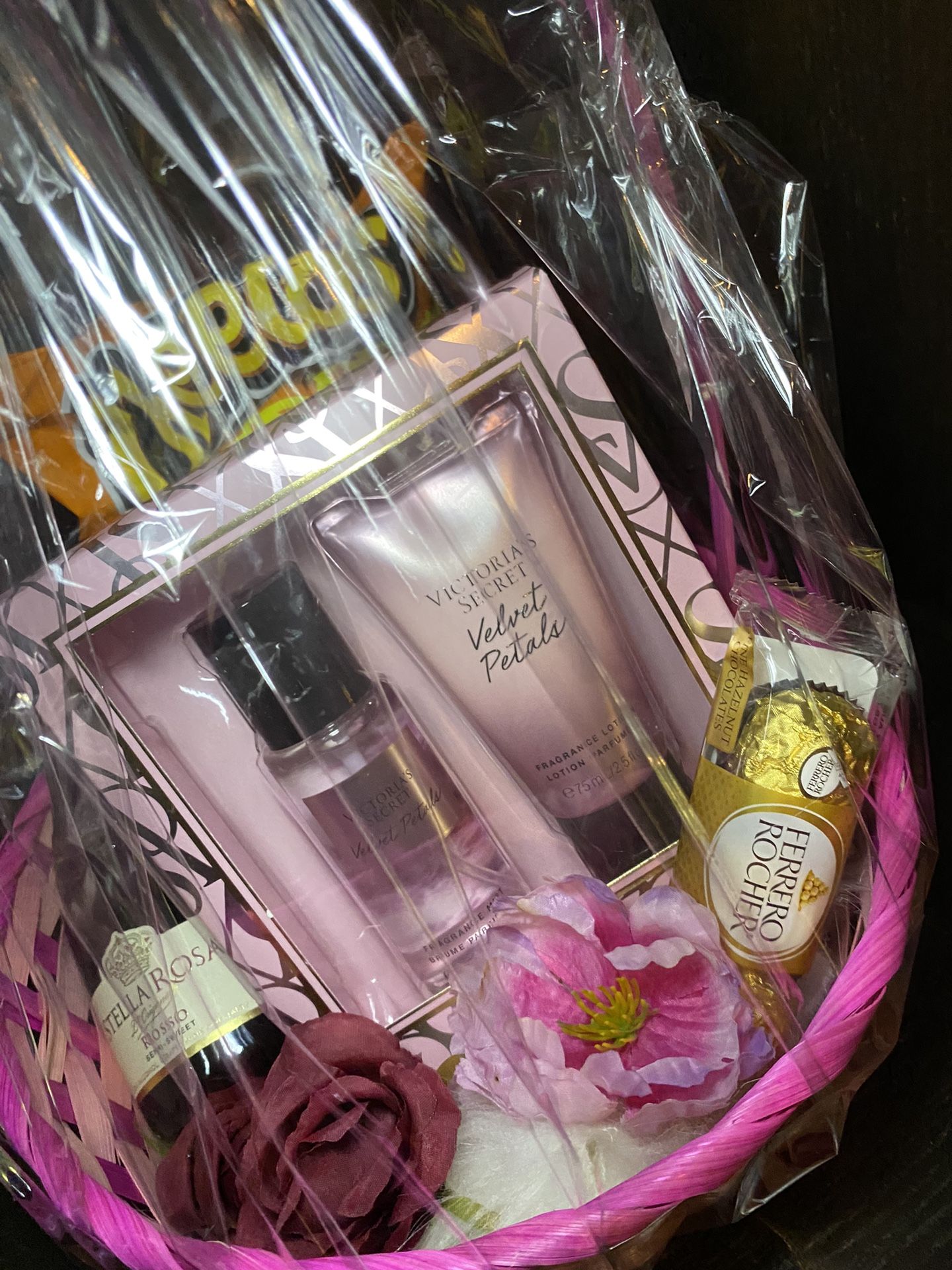 Valentine, Gift Basket