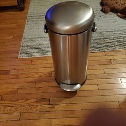 Simple human Silver Trash Can