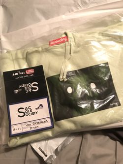 Supreme chihuahua hoodie sz large