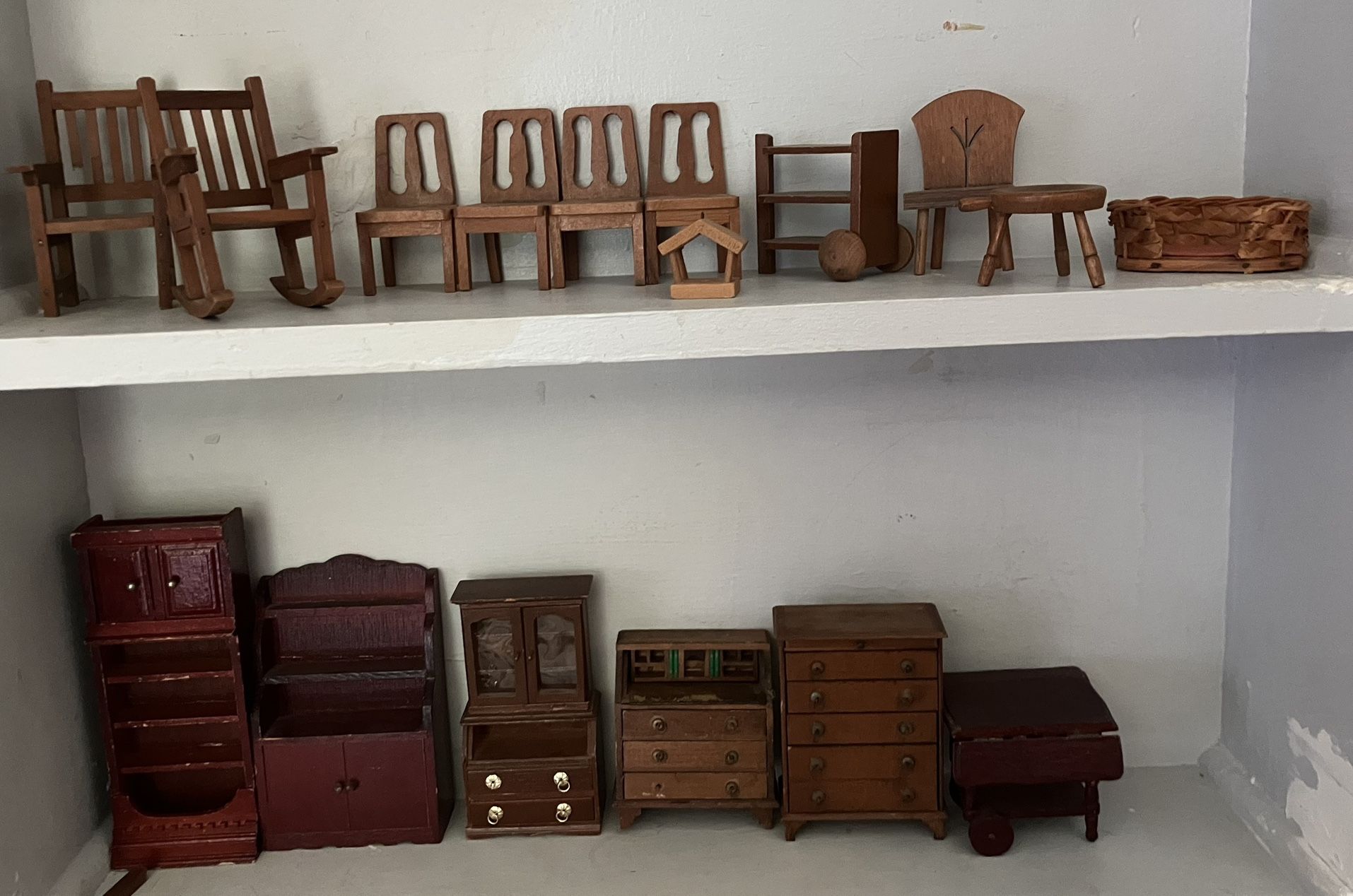 Vintage Dollhouse Furniture & Accessories