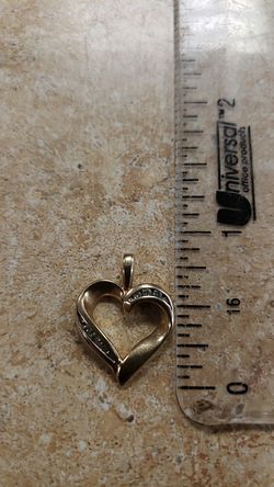 14k Yellow Gold Diamond Chip Heart Pendant