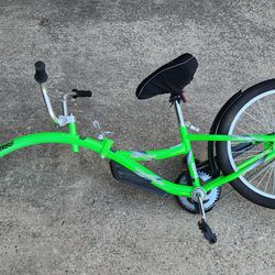 WeeRide Co-Pilot trailer bikeIn great condition and ready to ride.
Tires, pedals, and attachment system all work perfectly.
