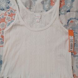 Ladies -NWT - Cute White Crop Top Size S