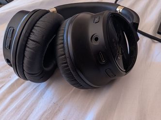 JBL Infinity by Harman Headphones with deep bass