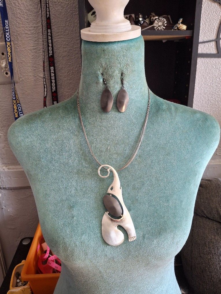 Elephant Pendant Necklace Set 