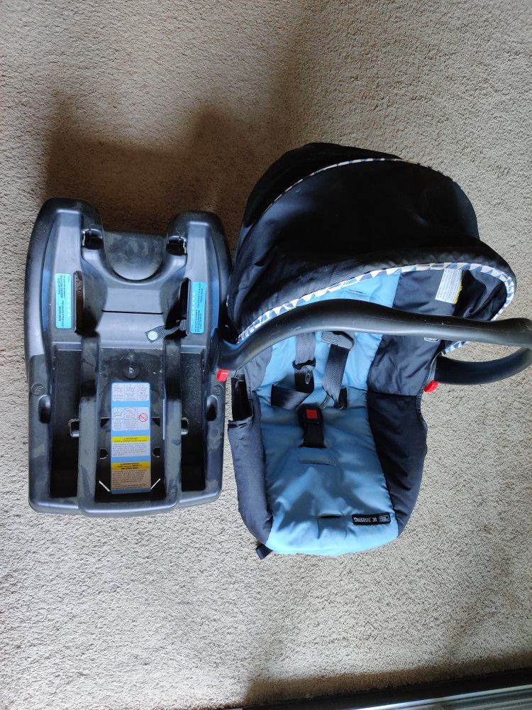 Graco Snugride Snuglock 30 Infant Car Seat (Sparsely Used)