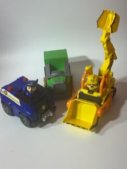 Paw patrol 3 toy trucks with 2 figures