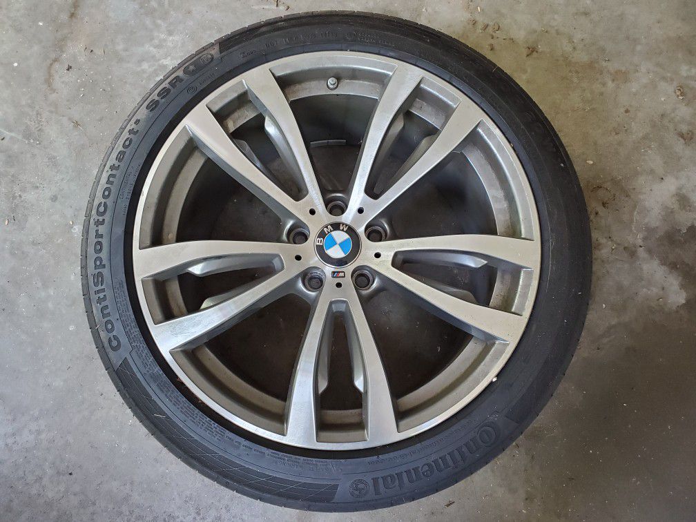 BMW M-branded 20" Rims