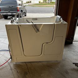 Stand Up Tub (Liberation By American Standard)