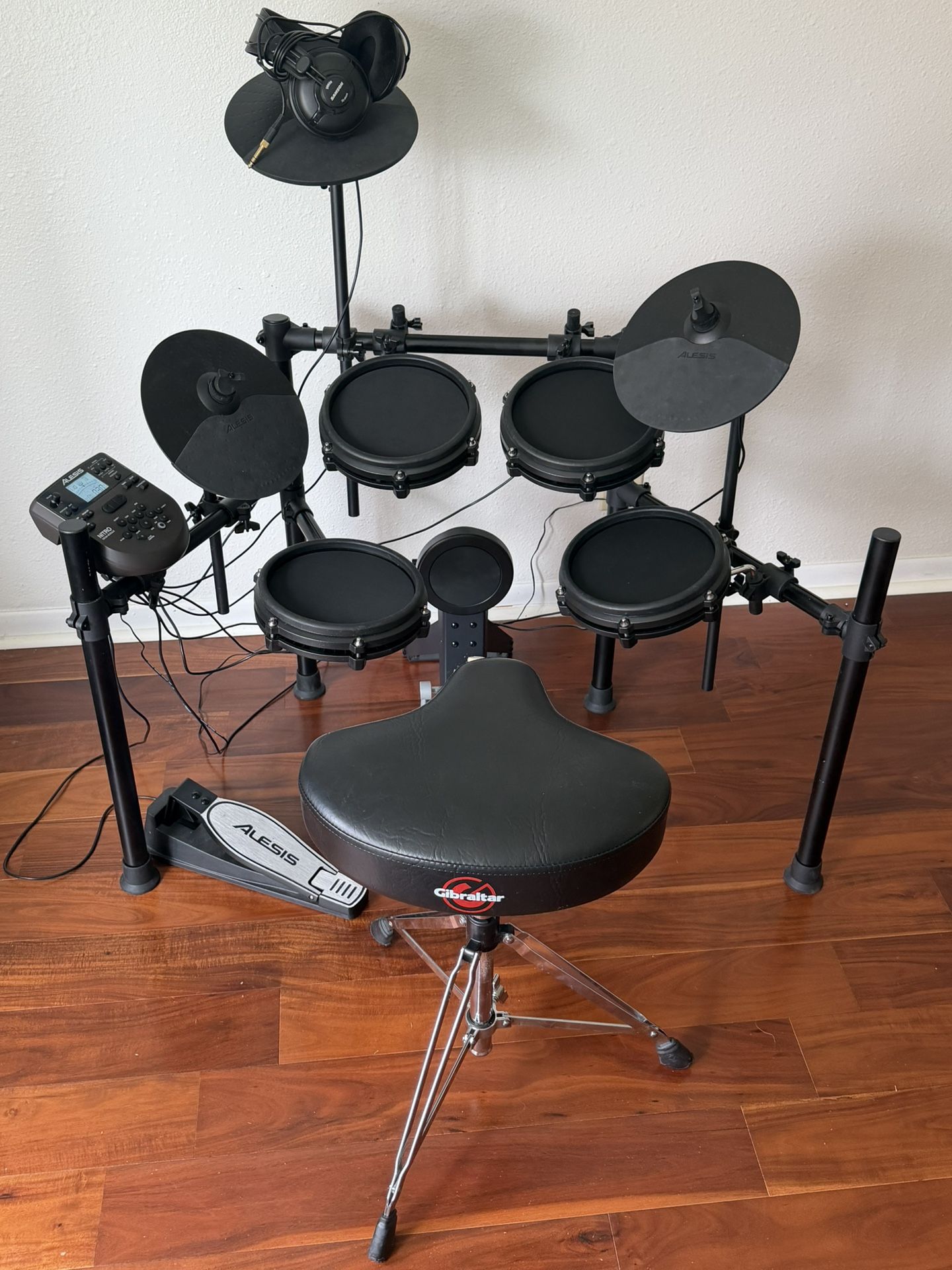 MINT Alesis Nitro Mesh Drum Kit BUNDLE Upgraded Throne & Studio Headphones