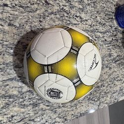 Score Kids Soccer Ball – White/Gold/Black