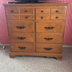 Vintage 8 Drawer Dresser 