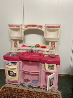 Play kitchen