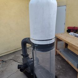 INDUSTRIAL DUST COLLECTOR  2 HP, 5 MICRON, 70 GALLON