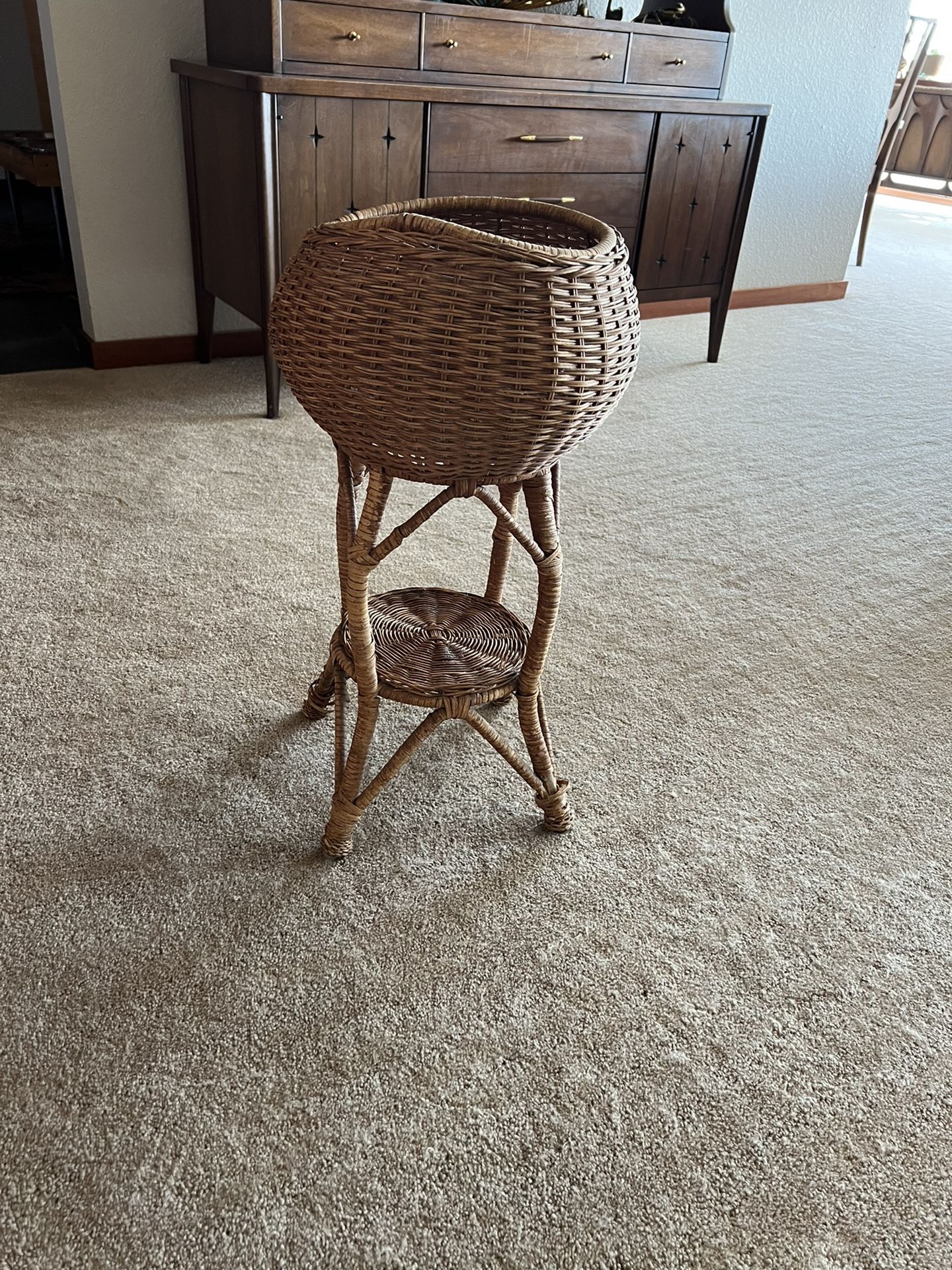 Wicker Plant Stand