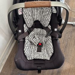 Nuna Car seat 