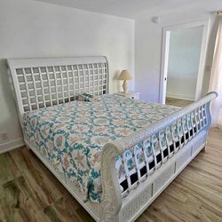 Beautiful White set ( deliver available )