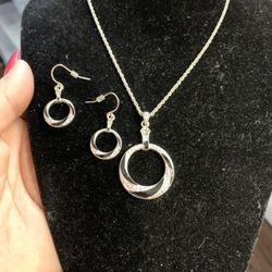 Adorable Round Black Shimmer Set