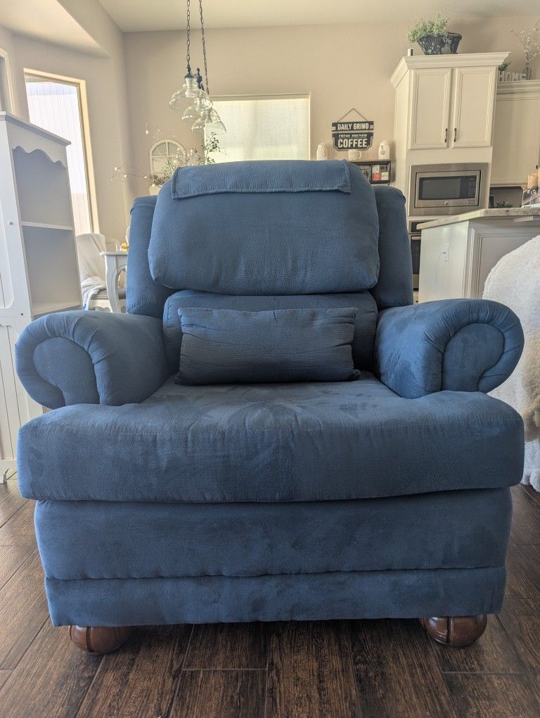 Chair With Ottoman