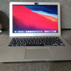 Macbook Pro 13"  intel i5 - 4GB- 120GB- Fast Laptop