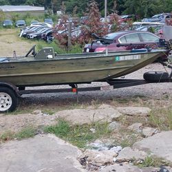 17ft Lowe Fishing Boat