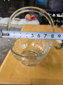 Beautiful Heisey Signed Fruit Basket No Damage 120$