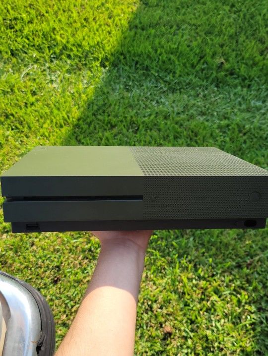 Xbox One S Limited Edition Dark Green