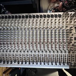 Behringer Eurodesk Sl3242fx-pro 32 Channel Mixer