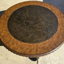 Round Cocktail / Coffee Table