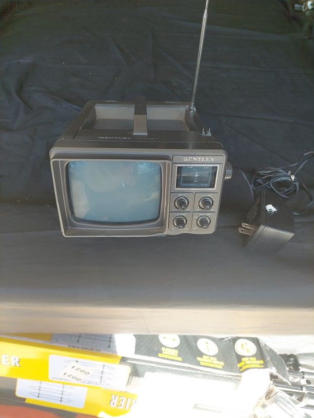 Portable 5inch  Bentley Tv