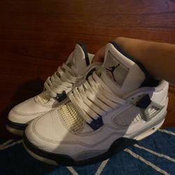 Jordan 4 Midnight Navy 