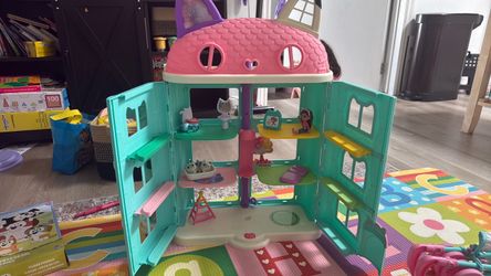 Gabby's Dollhouse Playset with Figures