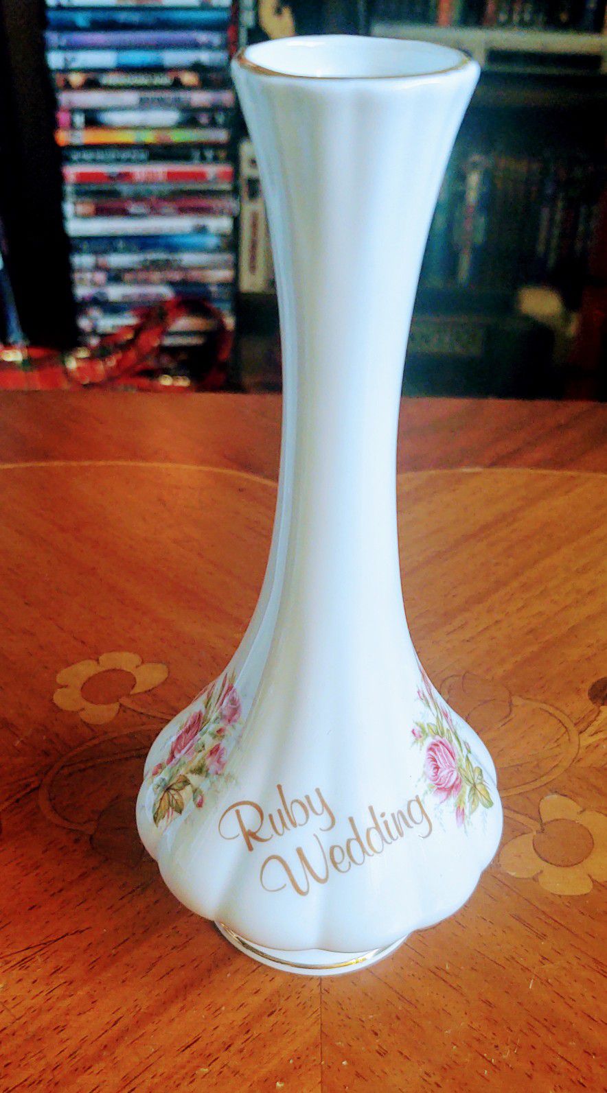 Vintage Estate Queens Bone China Rosina Ruby Anniversary Vase!! 7" H!!