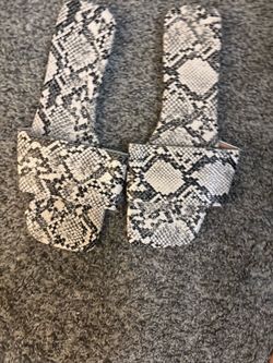 Sandal size  8