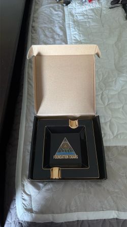 Cigar ashtray