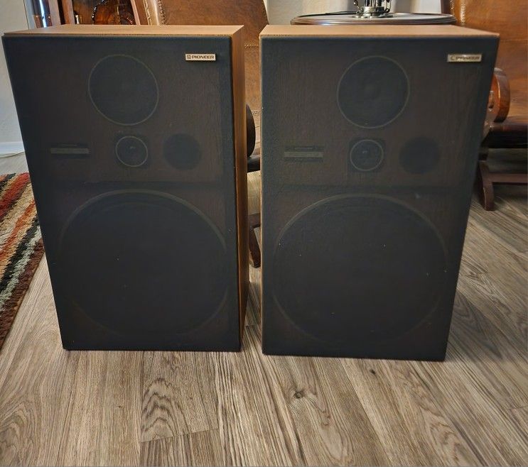 Pioneer Speakers - CS-G403. OBO