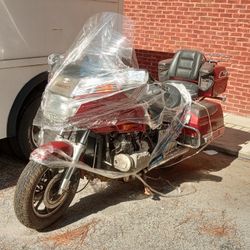 86 And 84 Honda Gold wing 