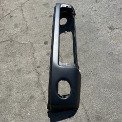 Toyota Tundra Front Bumper OEM 2007 2008 2009 2010 2011 2012 2013 (fog light holes)