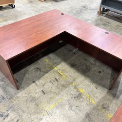 2 Desks Left And Right Configuration 