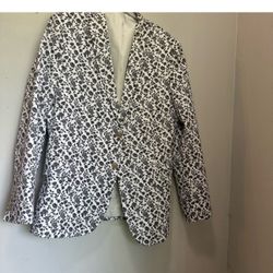 Black and White Floral Sport Coat with Tailored Cut