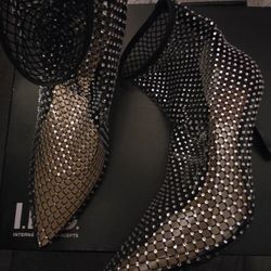 Selling Theses Heels