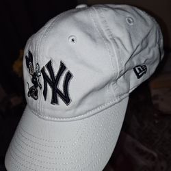 Rare Disney Women's Minnie Mouse Yankees $30 Obo