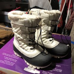 Girl snow ❄️ boots