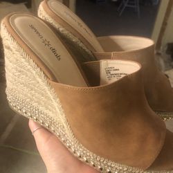 Size 9 Nude Wedges Seven dials 